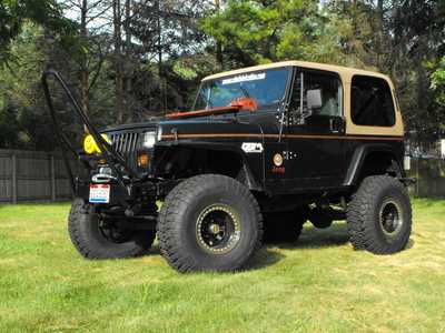 YJ on 37s with Beadlocks