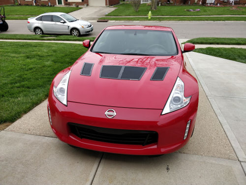 370Z with Trackspec Hood Vents